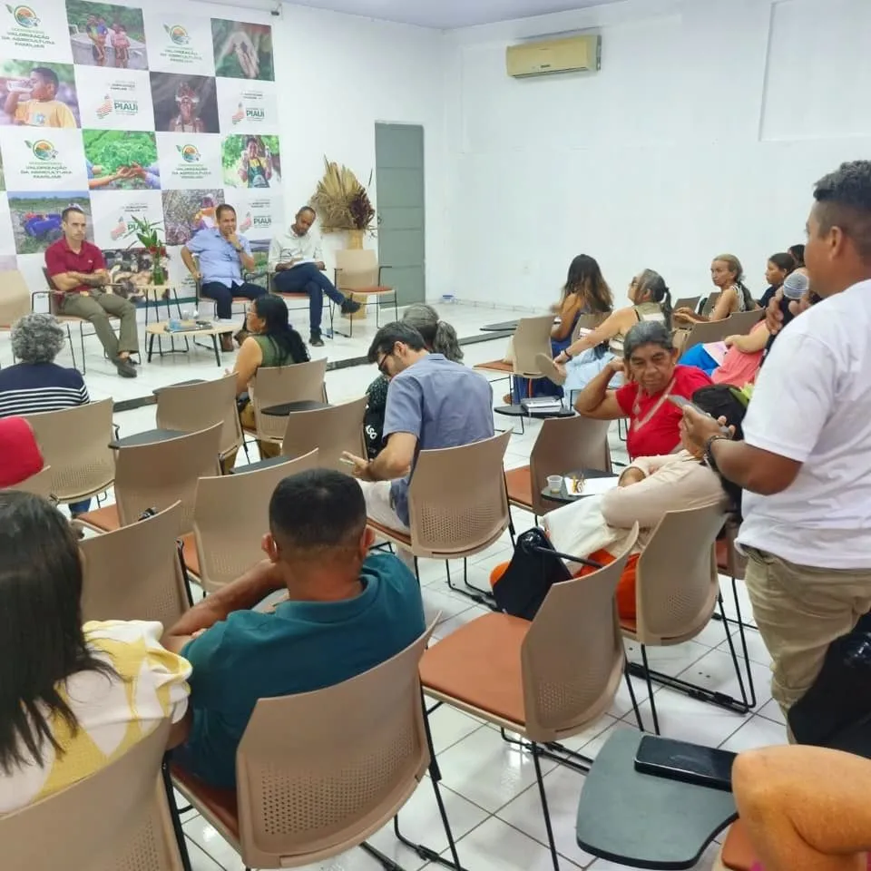 Roda de conversa com a mesa do encontro
